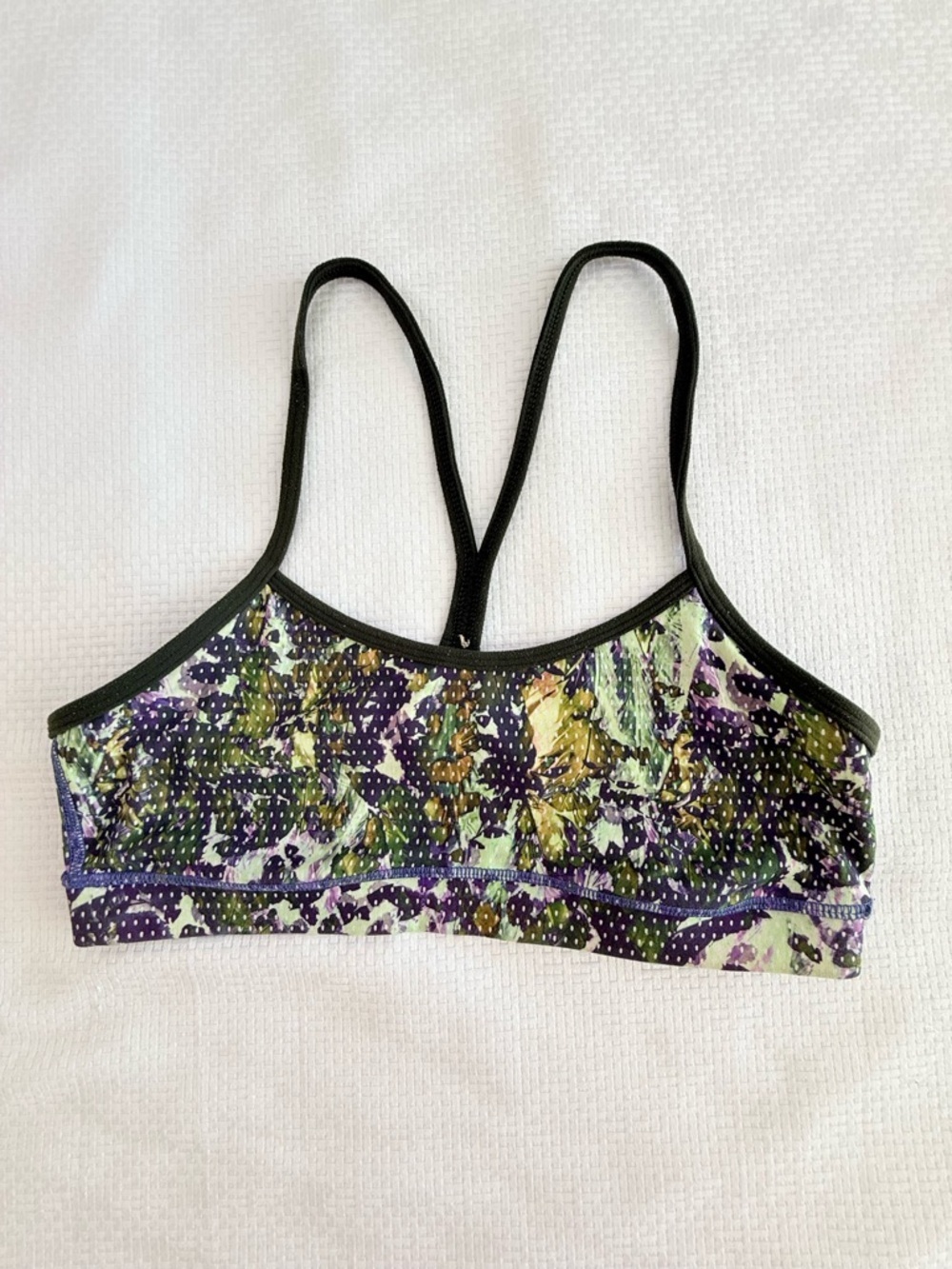 LULULEMON Flow Y Bra IV
Floral Sport White Multi / Gator Green | W2848S - Picture 10 of 11